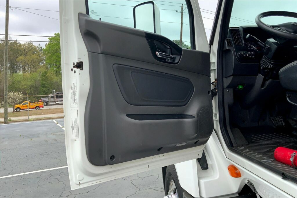 2020 INT LT625 6×4 Sleeper