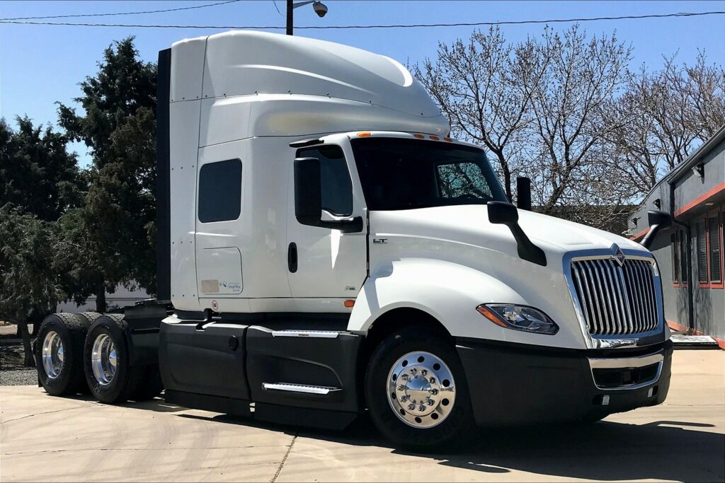 2022 INT LT625 6×4 Sleeper