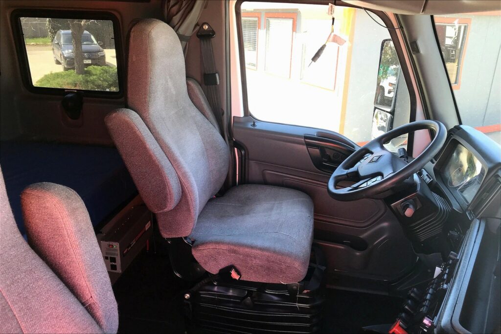 2022 INT LT625 6×4 Sleeper