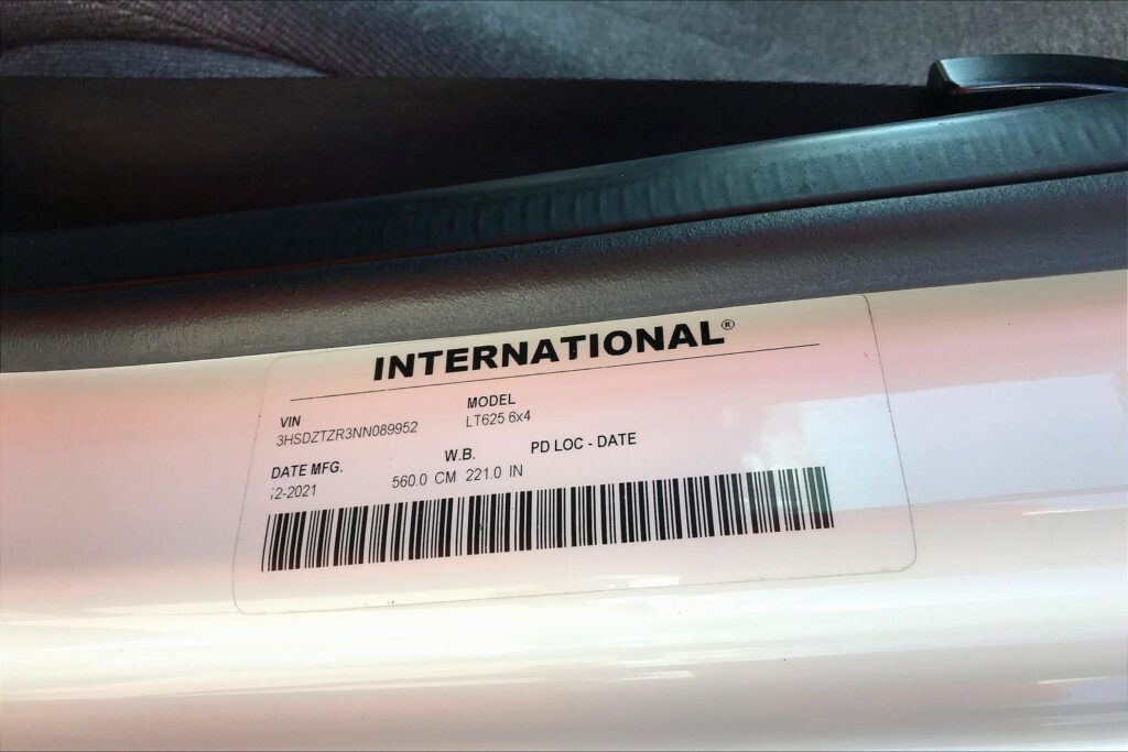 2022 INT LT625 6×4 Sleeper