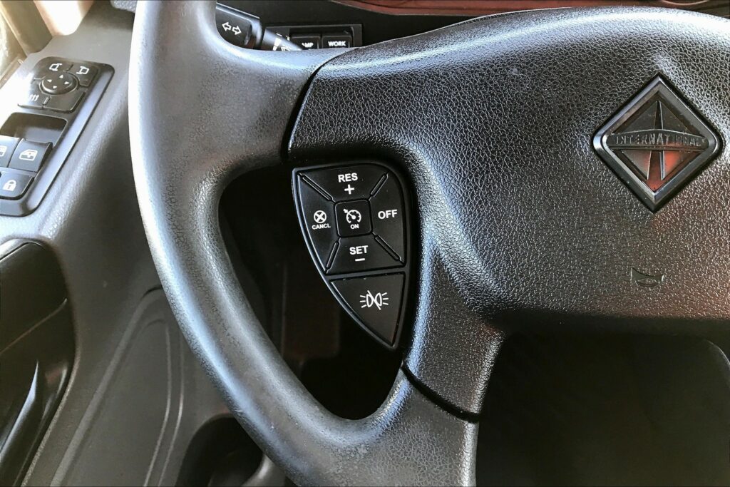 2022 INT LT625 6×4 Sleeper