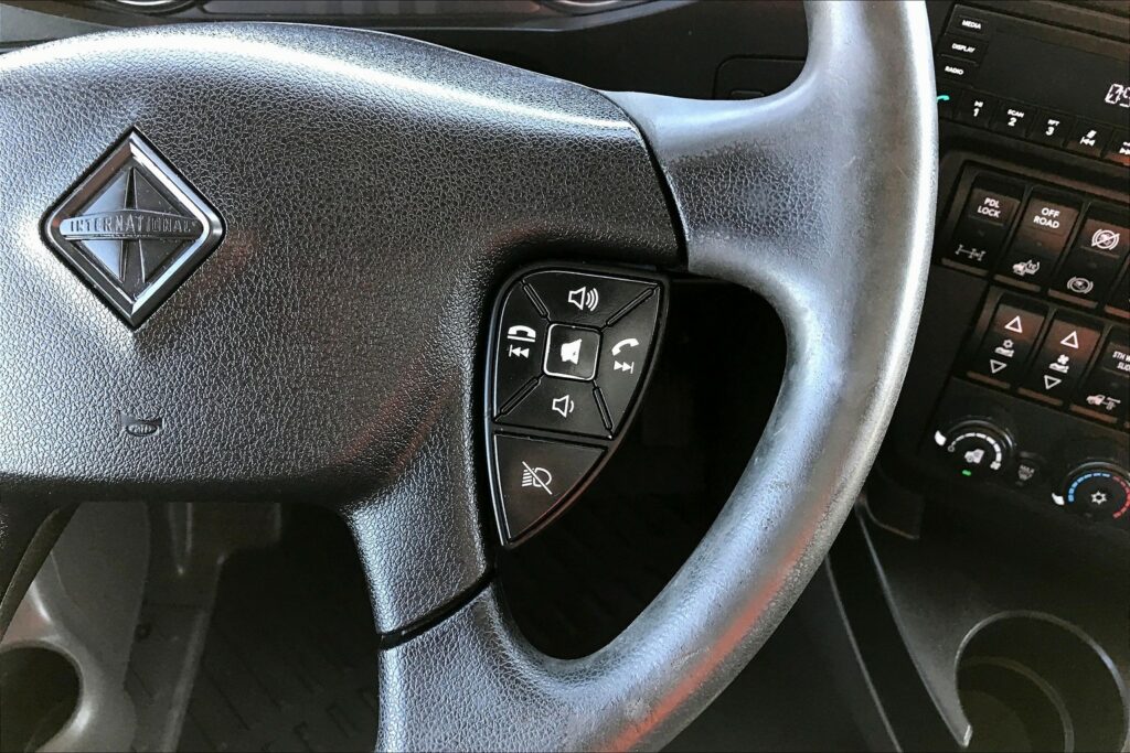 2022 INT LT625 6×4 Sleeper