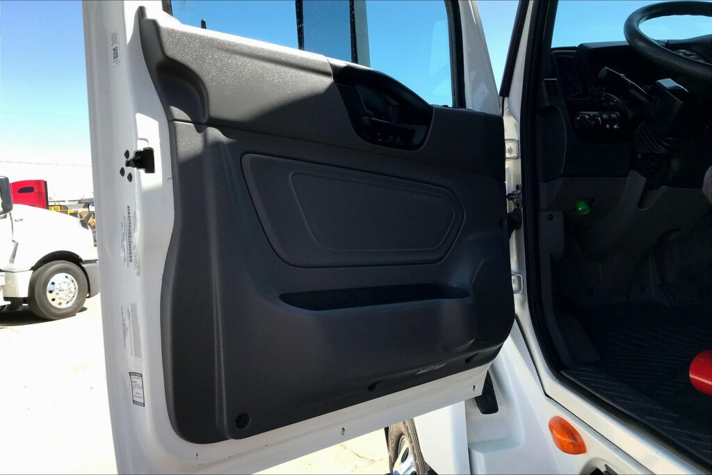 2022 INT LT625 6×4 Sleeper