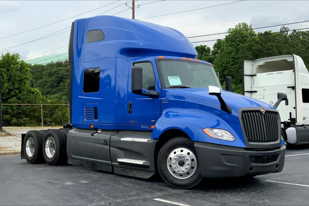 2022 INT LT625 6×4 Sleeper