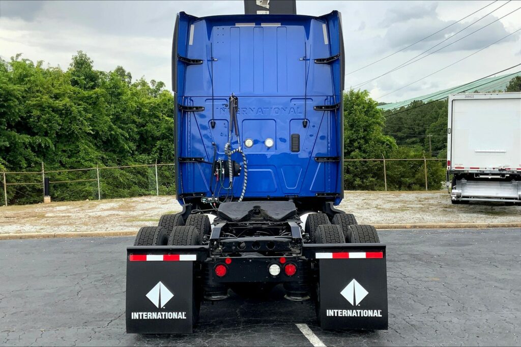 2022 INT LT625 6×4 Sleeper