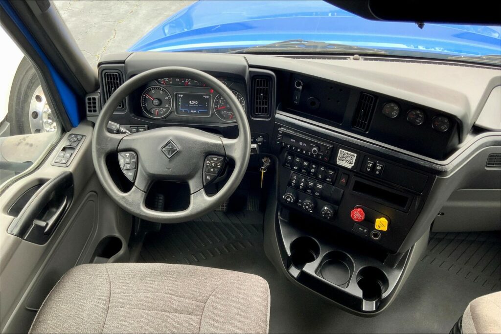 2022 INT LT625 6×4 Sleeper