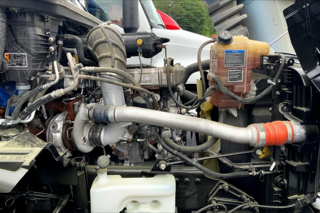 2022 INT LT625 6×4 Sleeper