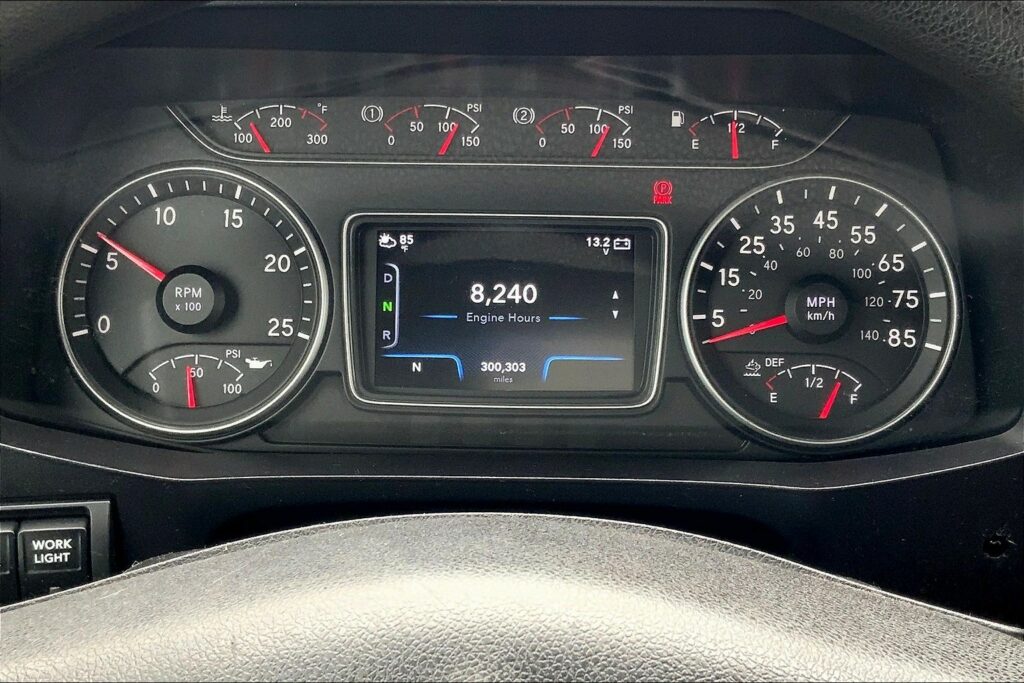 2022 INT LT625 6×4 Sleeper