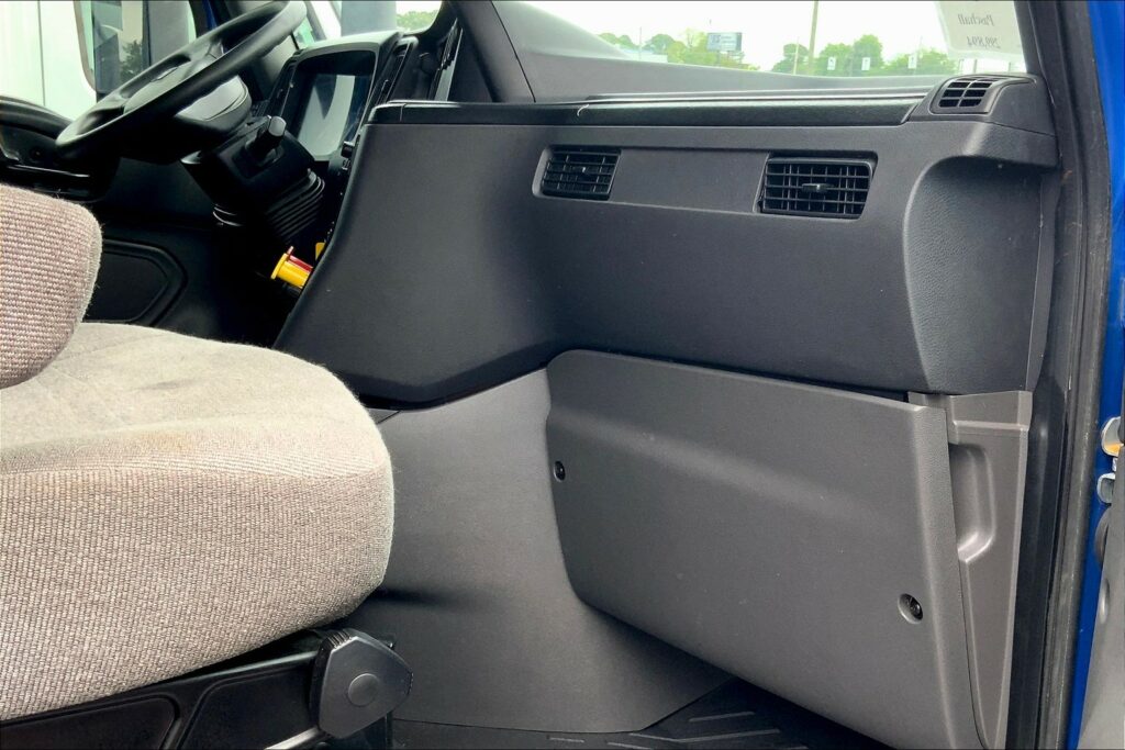 2022 INT LT625 6×4 Sleeper