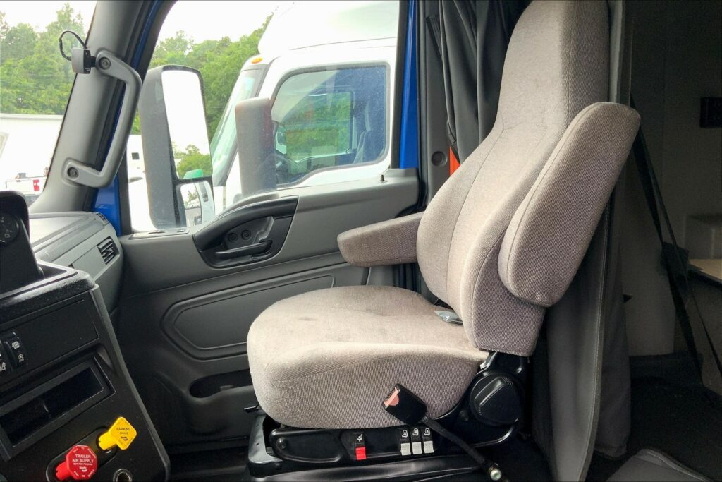 2022 INT LT625 6×4 Sleeper