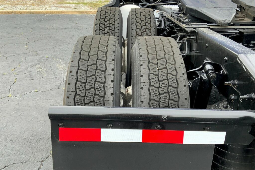 2022 INT LT625 6×4 Sleeper