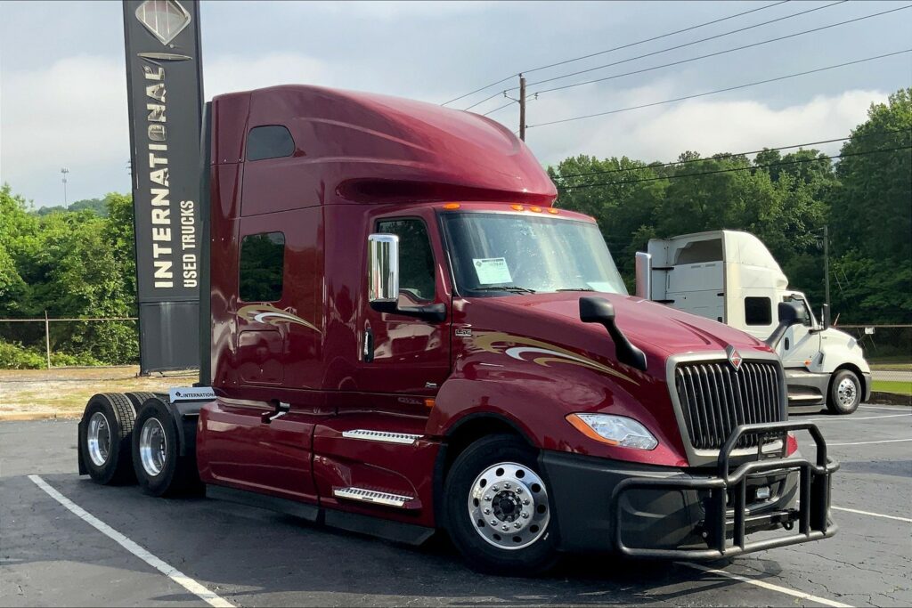 2022 INT LT625 6×4 Sleeper