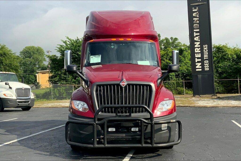 2022 INT LT625 6×4 Sleeper