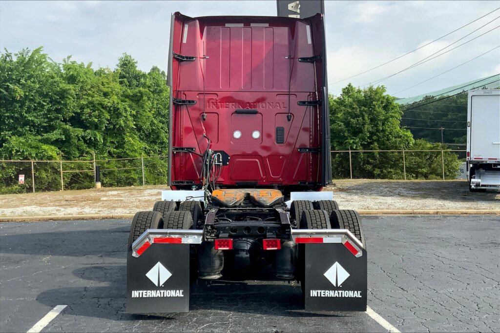 2022 INT LT625 6×4 Sleeper