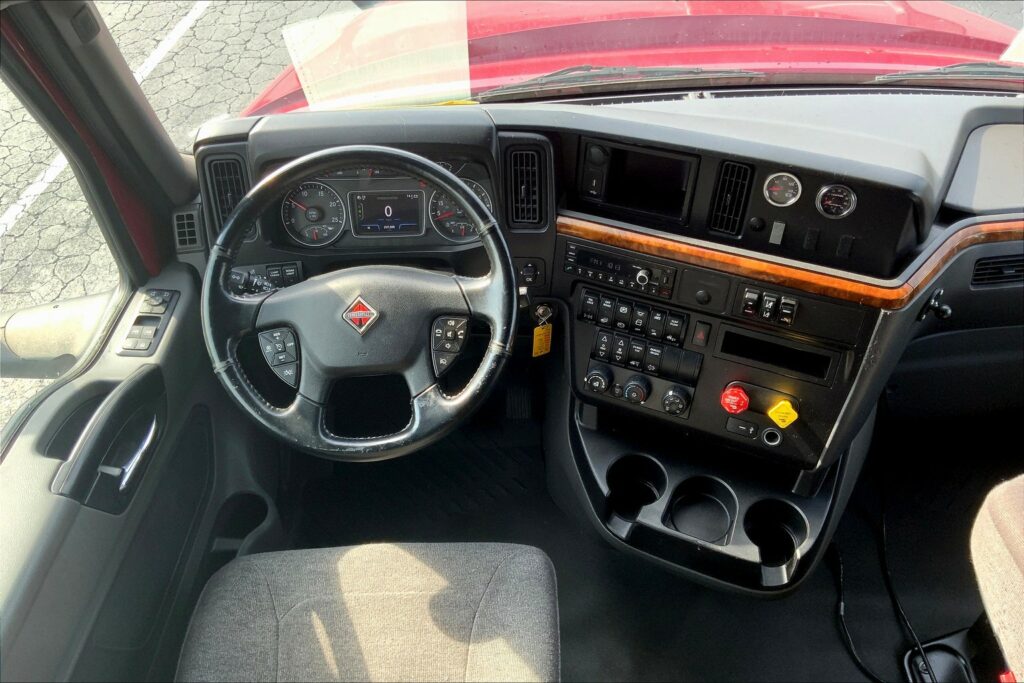 2022 INT LT625 6×4 Sleeper