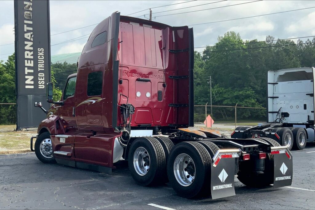 2022 INT LT625 6×4 Sleeper