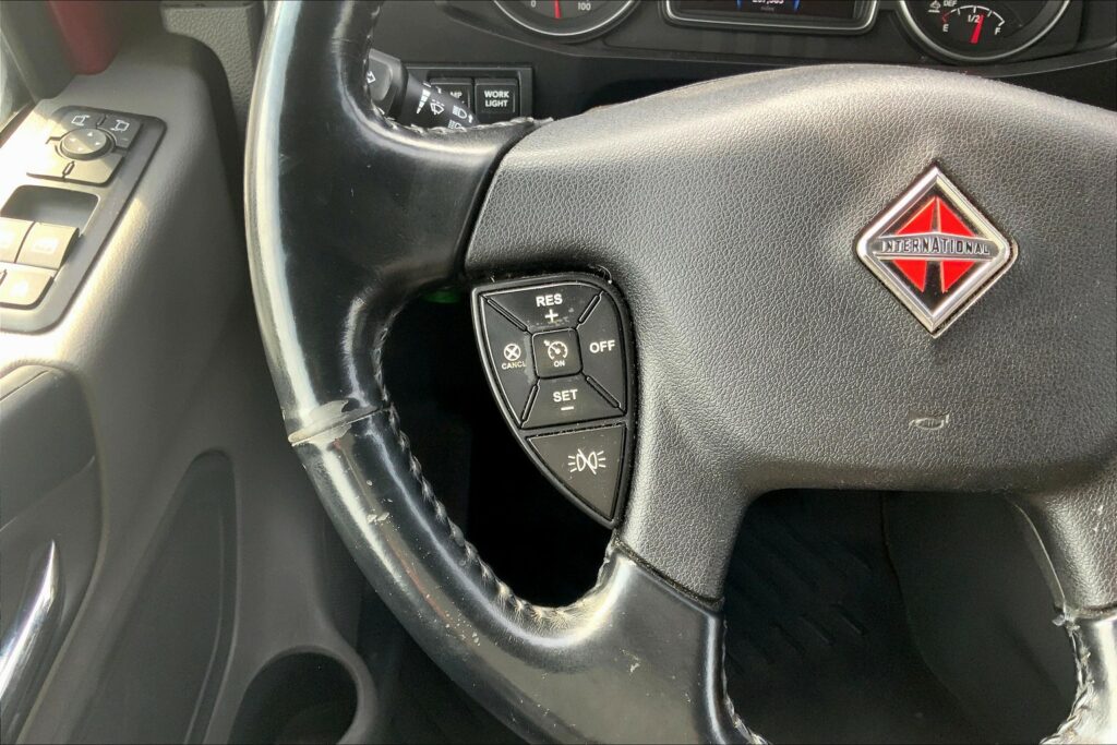 2022 INT LT625 6×4 Sleeper