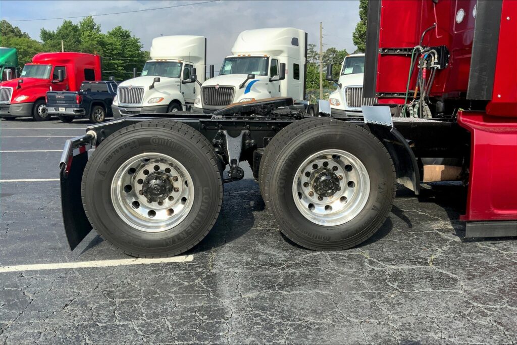 2022 INT LT625 6×4 Sleeper