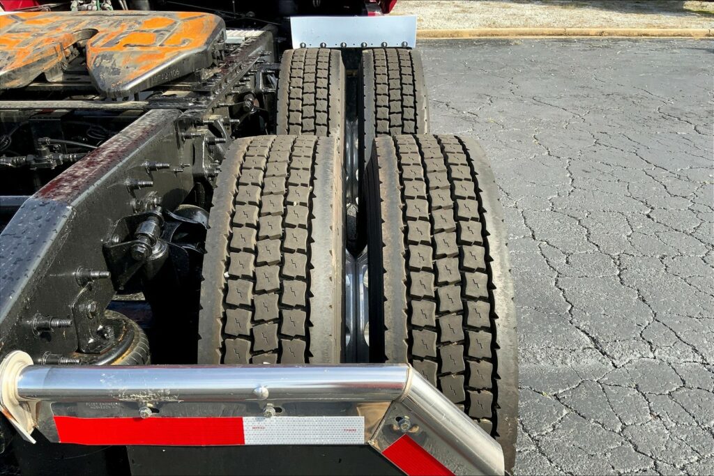 2022 INT LT625 6×4 Sleeper