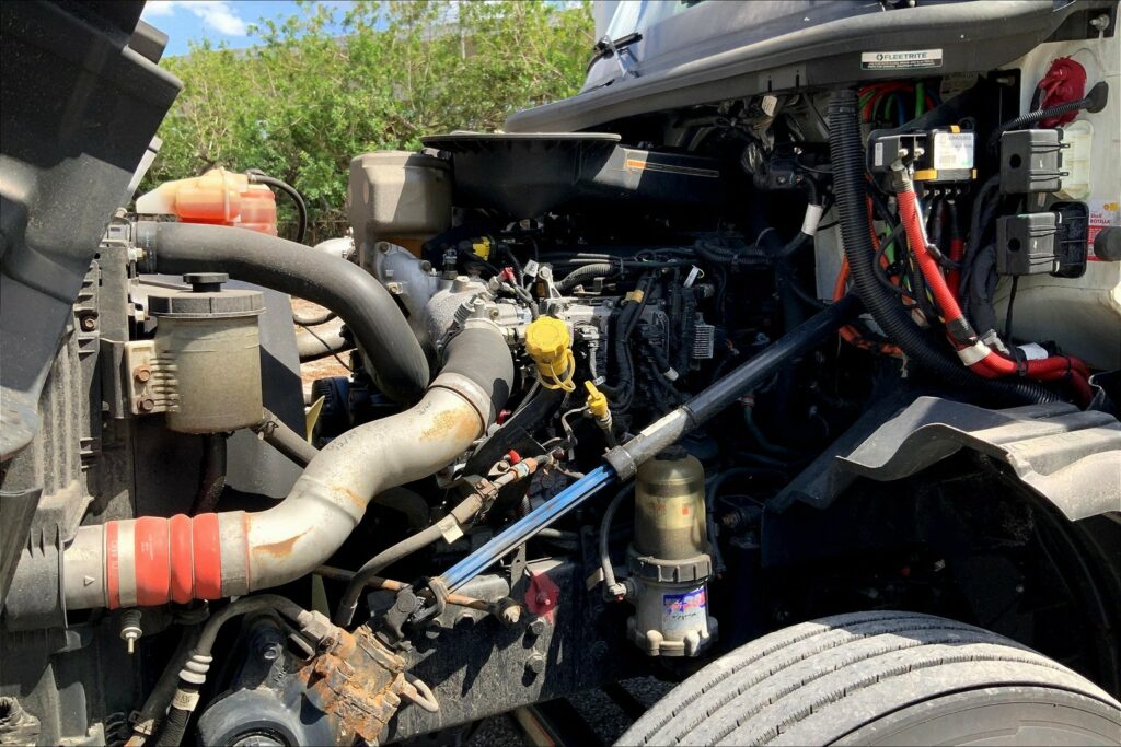 2023 INT LT625 6×4 Sleeper