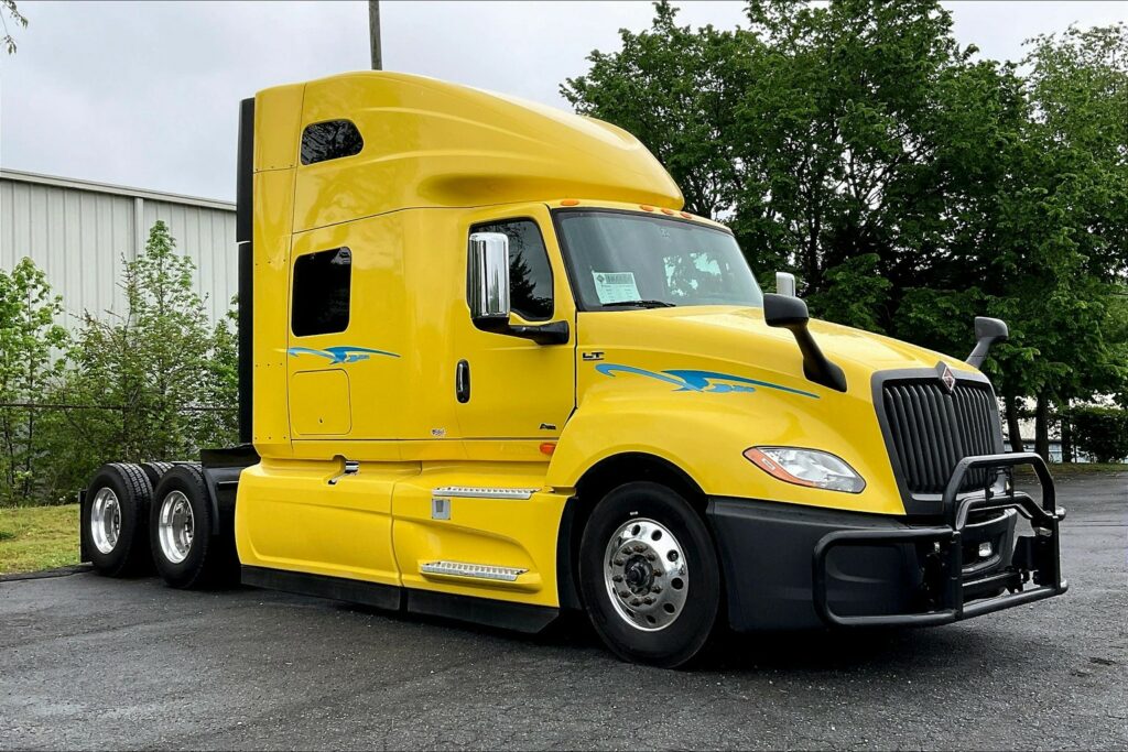 2022 INT LT625 6×4 Sleeper