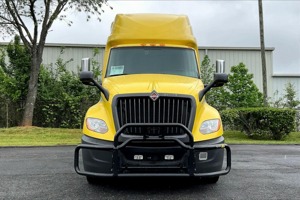 2022 INT LT625 6×4 Sleeper