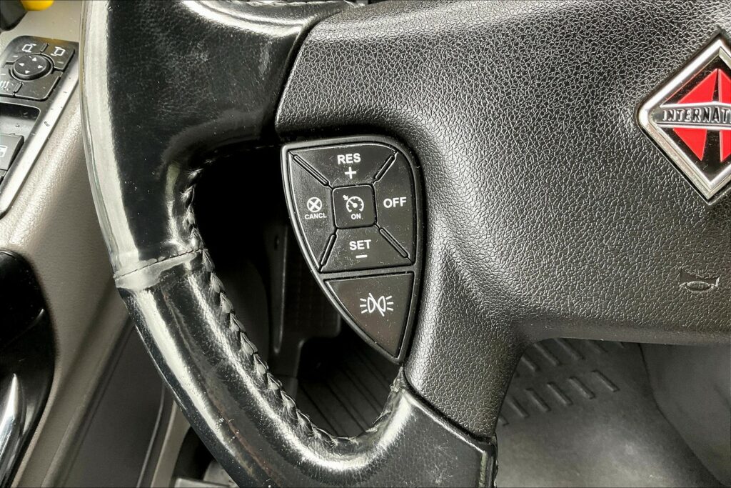 2022 INT LT625 6×4 Sleeper