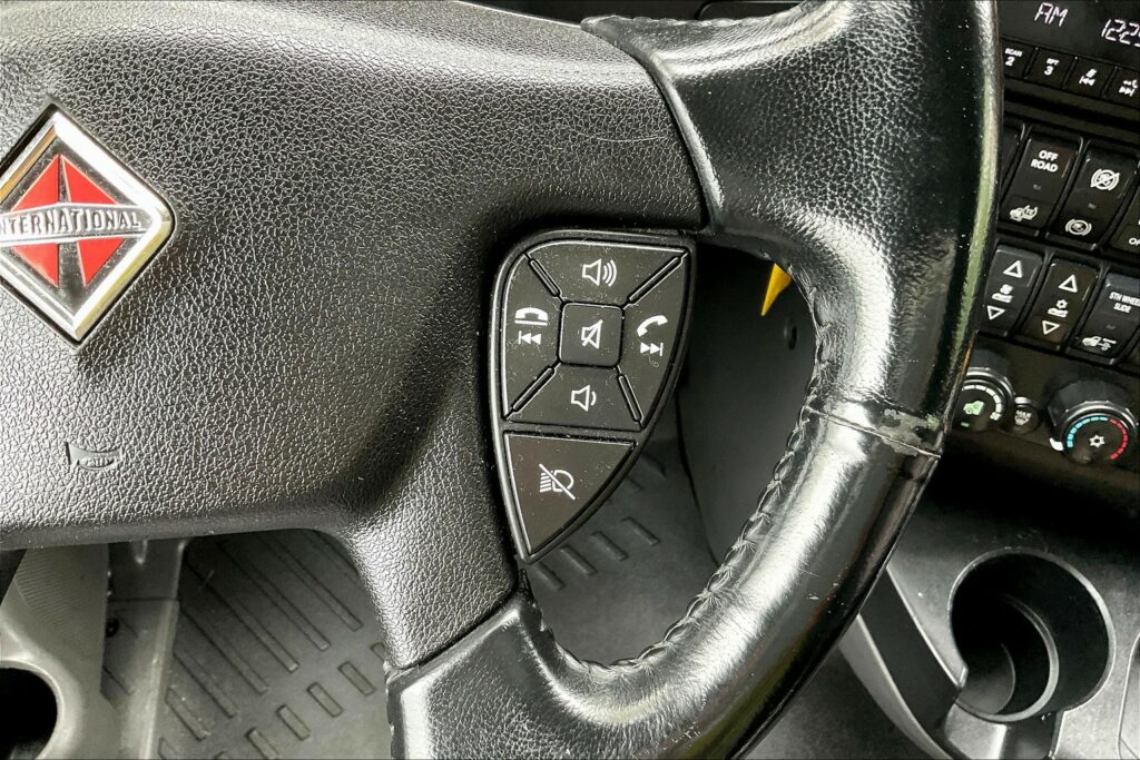 2022 INT LT625 6×4 Sleeper