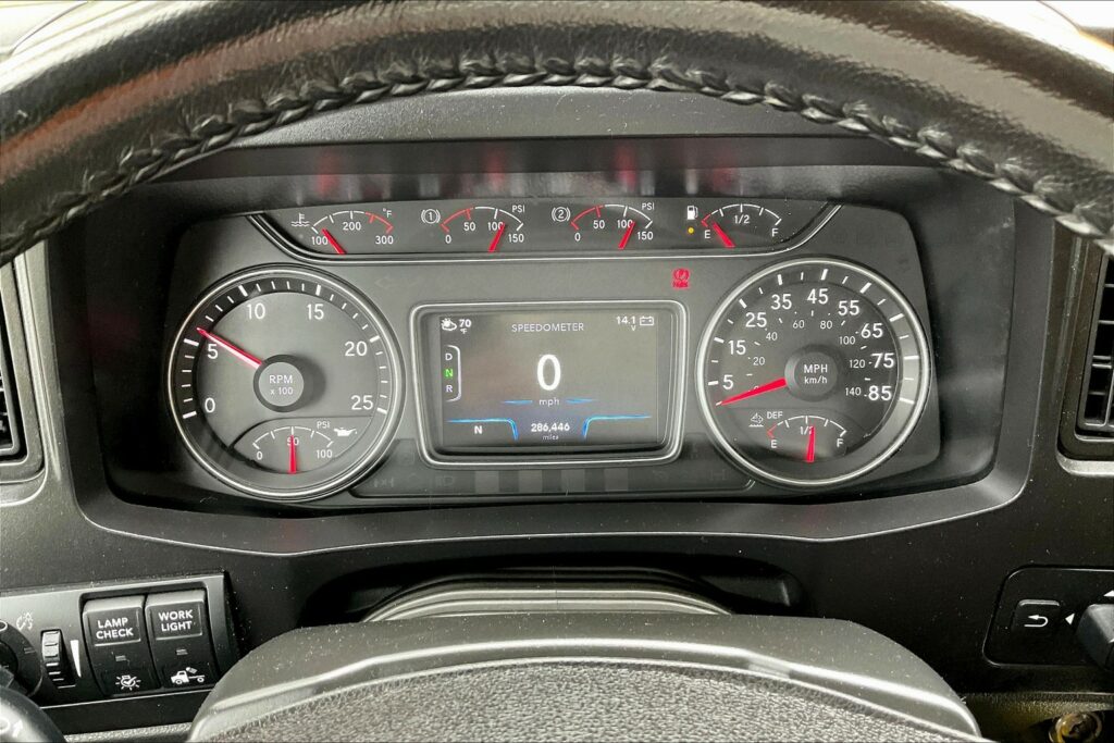 2022 INT LT625 6×4 Sleeper