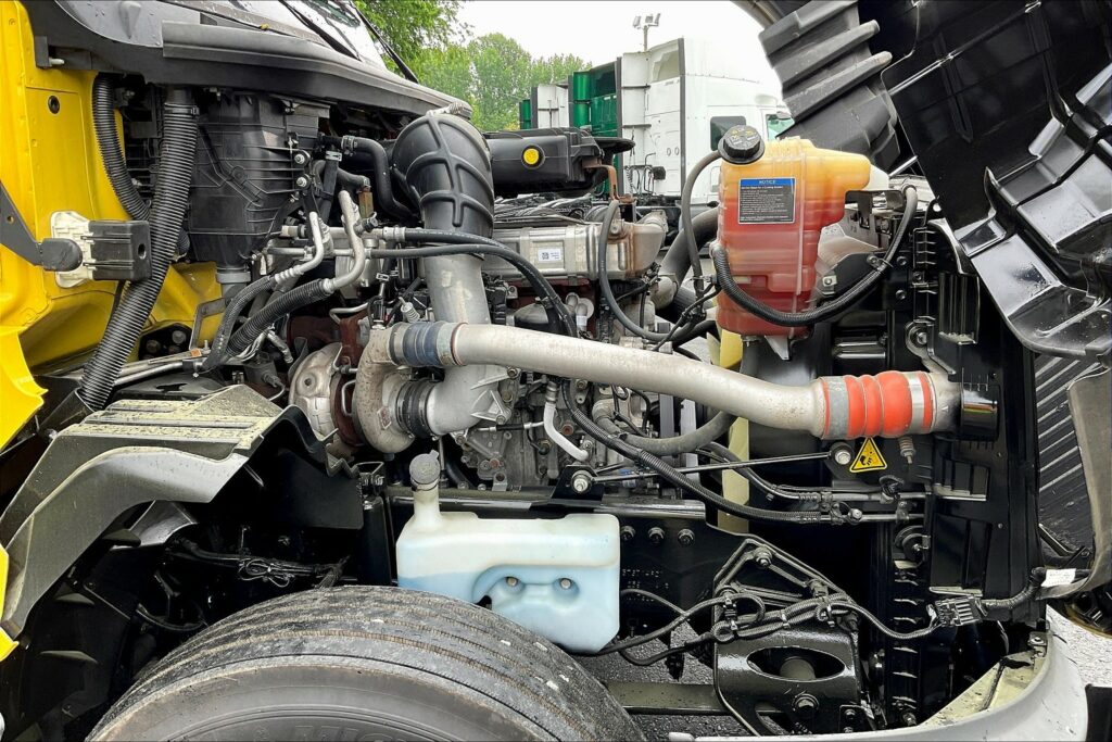 2022 INT LT625 6×4 Sleeper