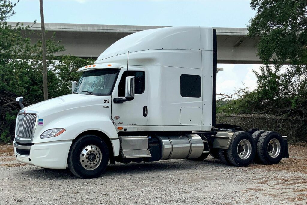 2023 INT LT625 6×4 Sleeper