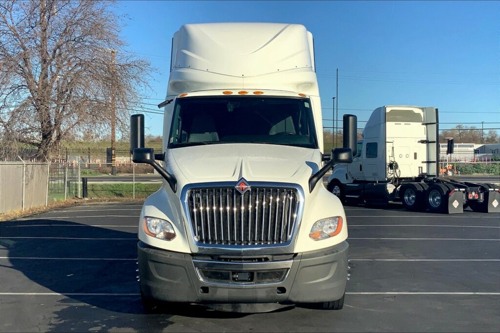 2021 INT LT625 6×4 Sleeper