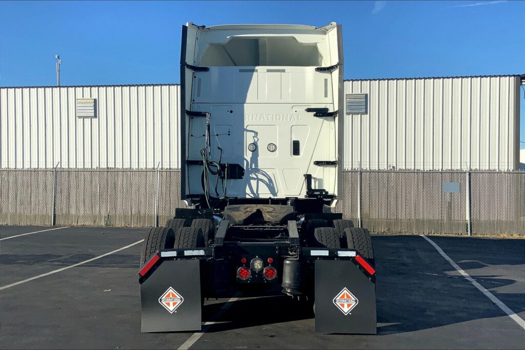 2021 INT LT625 6×4 Sleeper