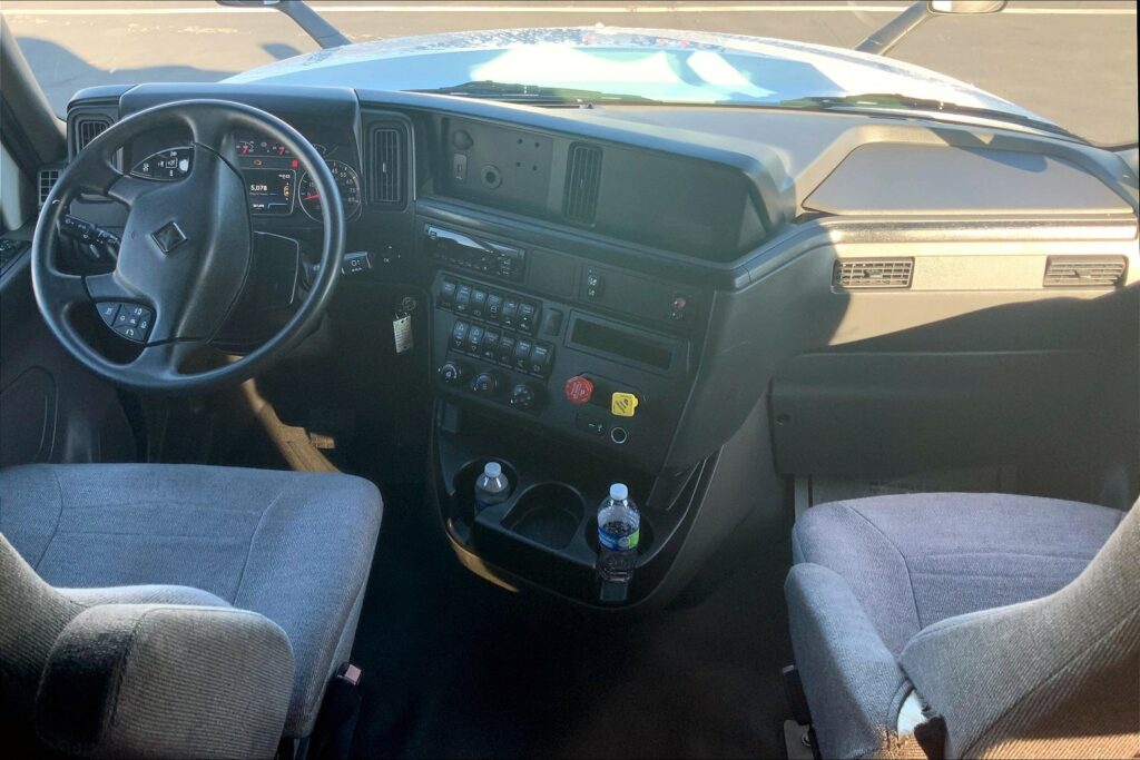 2021 INT LT625 6×4 Sleeper