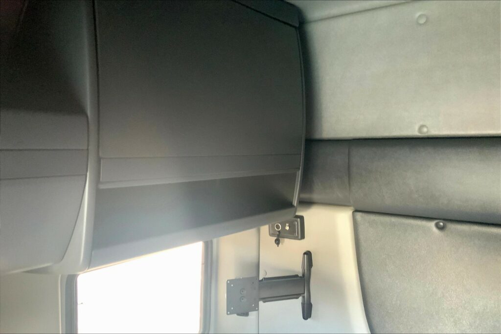 2021 INT LT625 6×4 Sleeper