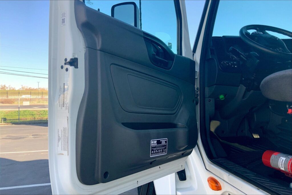 2021 INT LT625 6×4 Sleeper