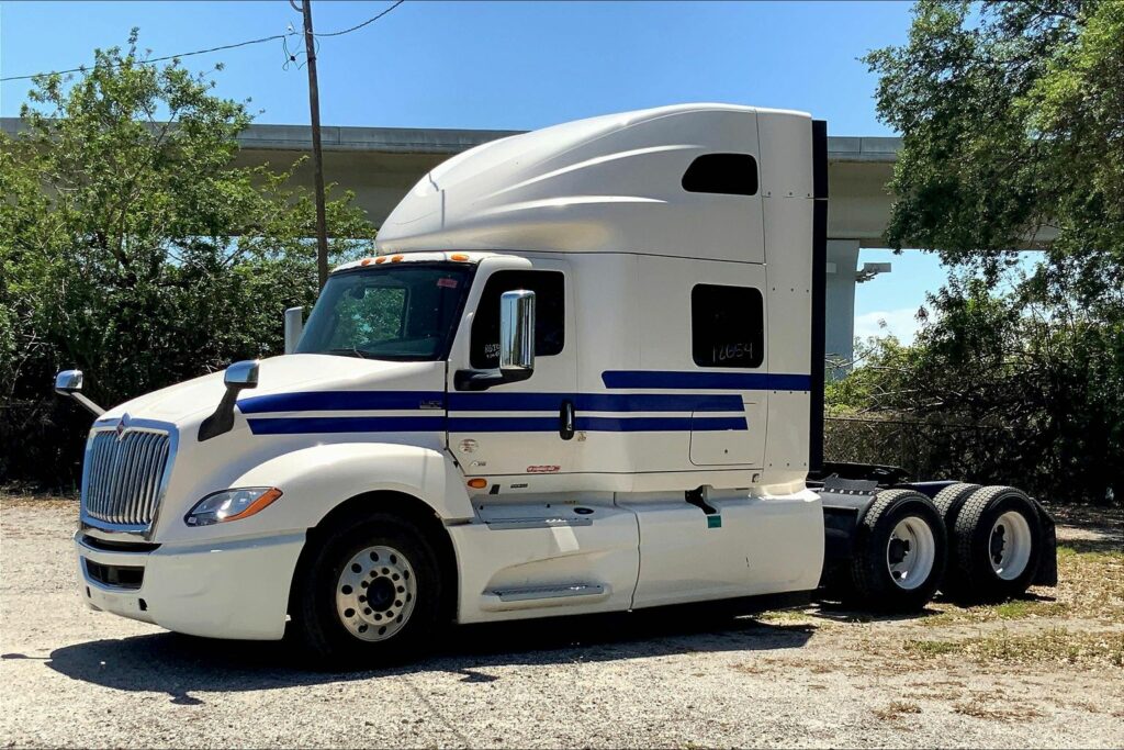 2020 INT LT625 6×4 Sleeper