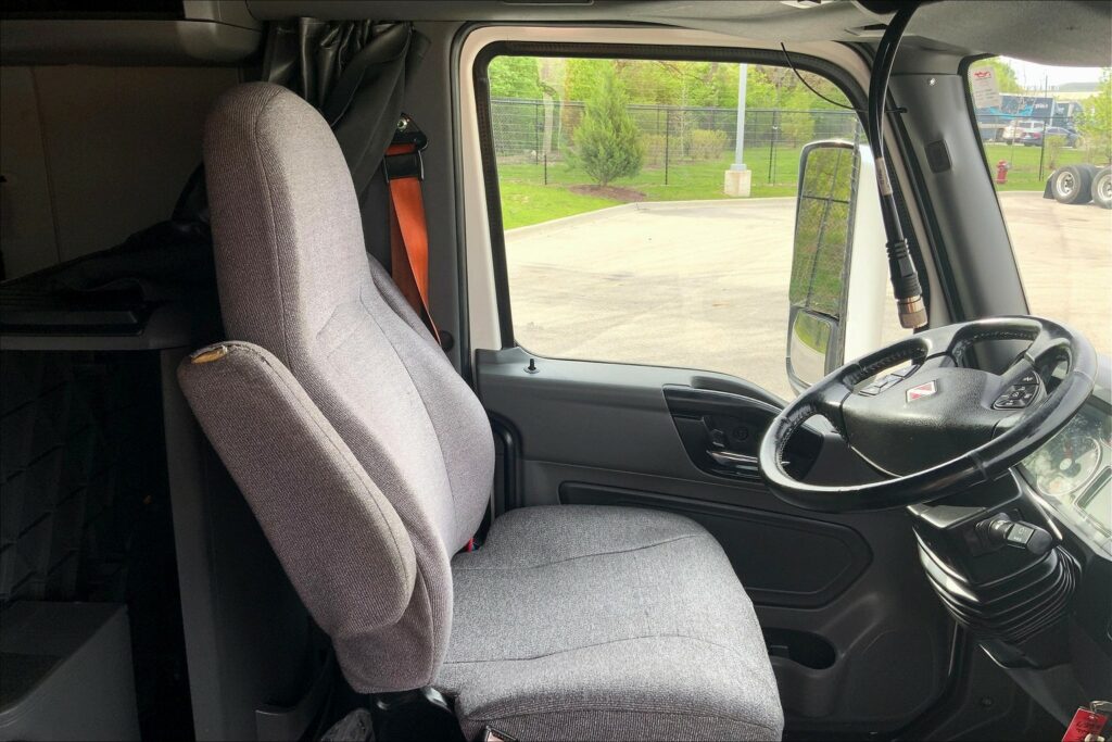 2020 INT LT625 6×4 Sleeper