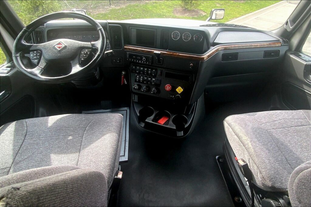 2020 INT LT625 6×4 Sleeper