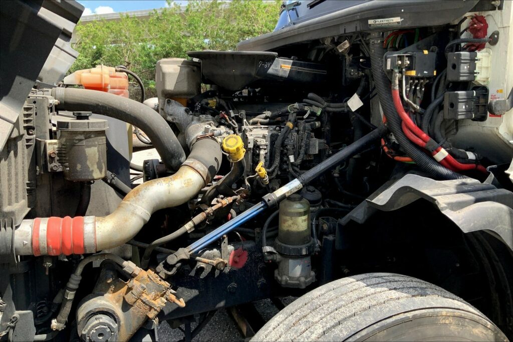 2023 INT LT625 6×4 Sleeper