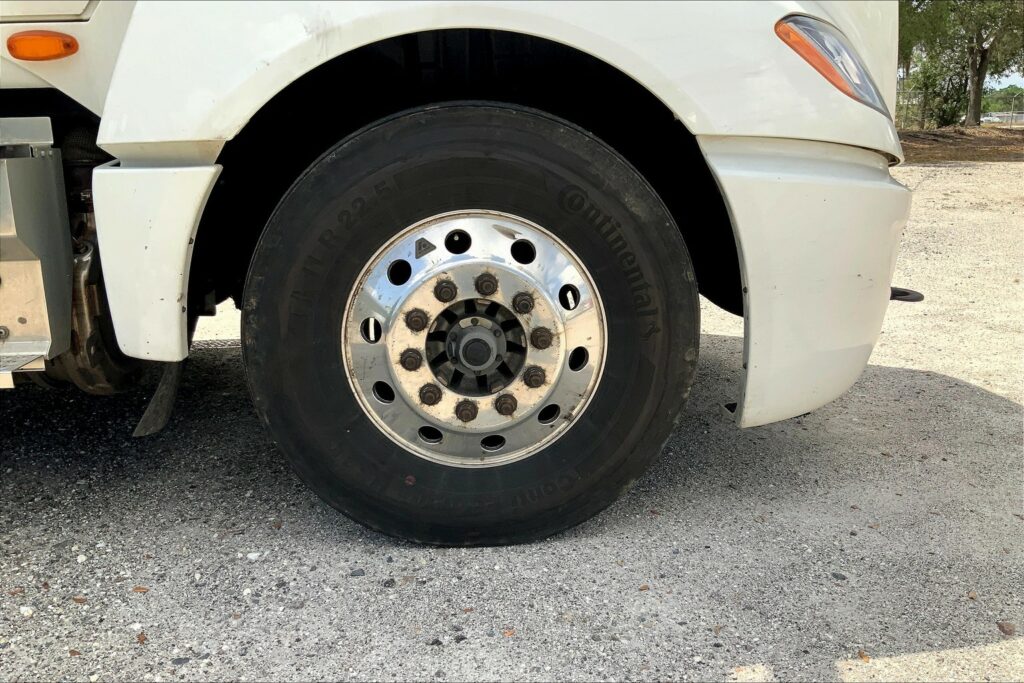 2023 INT LT625 6×4 Sleeper