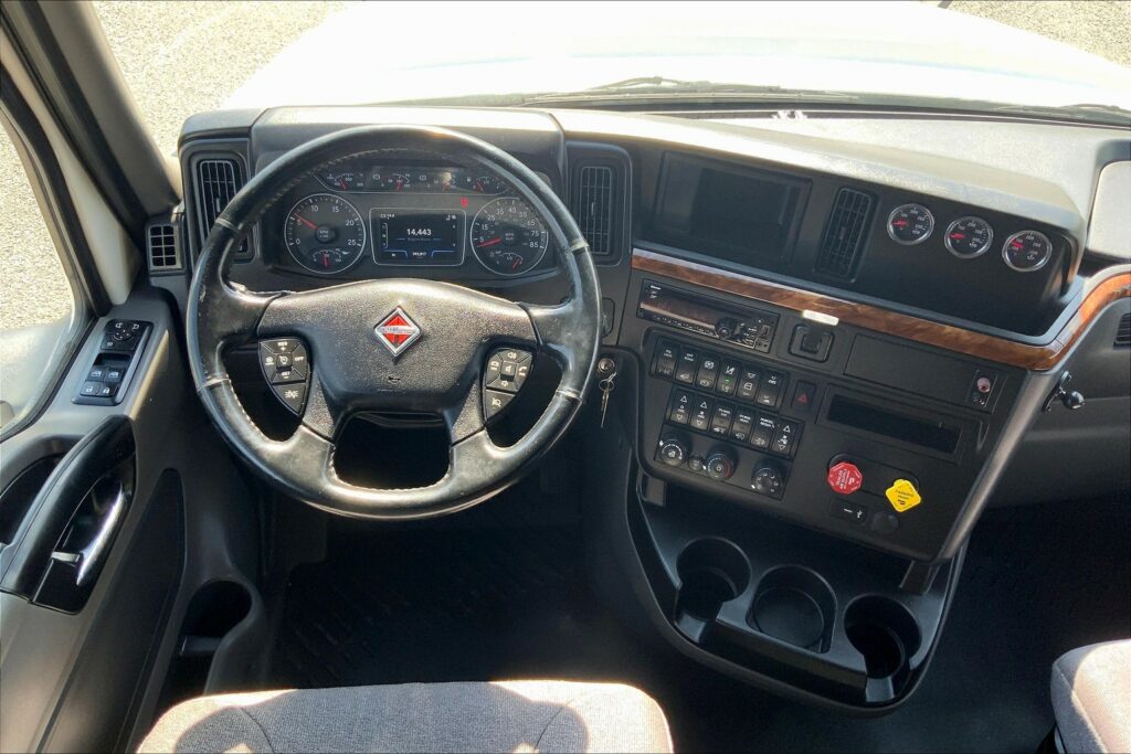 2020 INT LT625 6×4 Sleeper