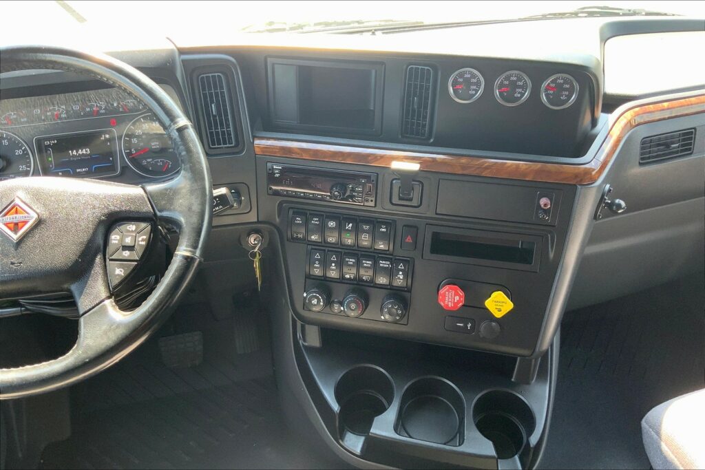 2020 INT LT625 6×4 Sleeper