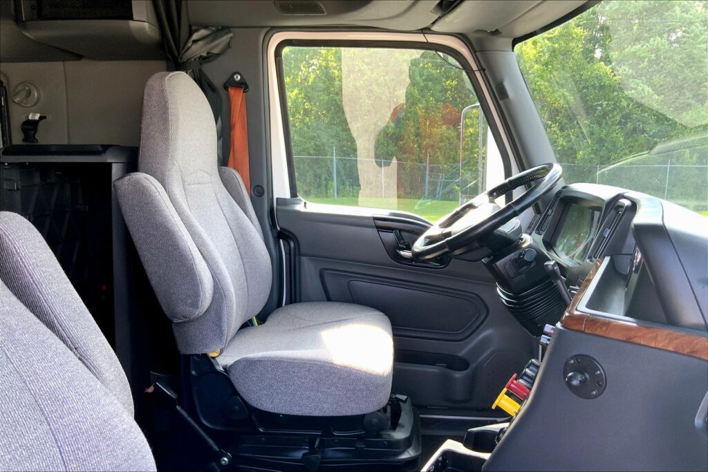 2020 INT LT625 6×4 Sleeper