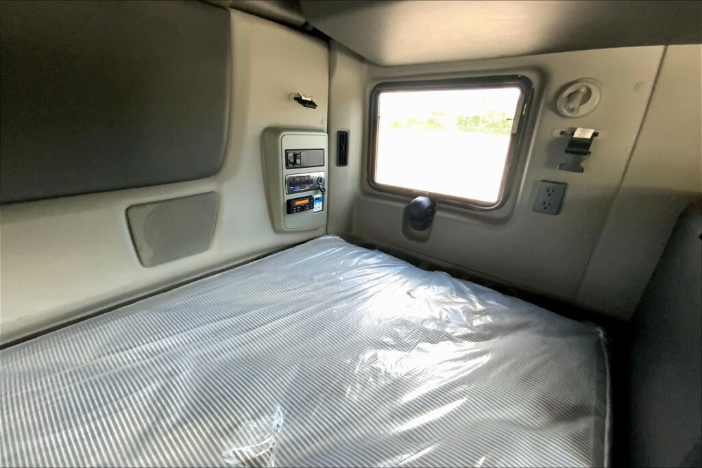 2020 INT LT625 6×4 Sleeper