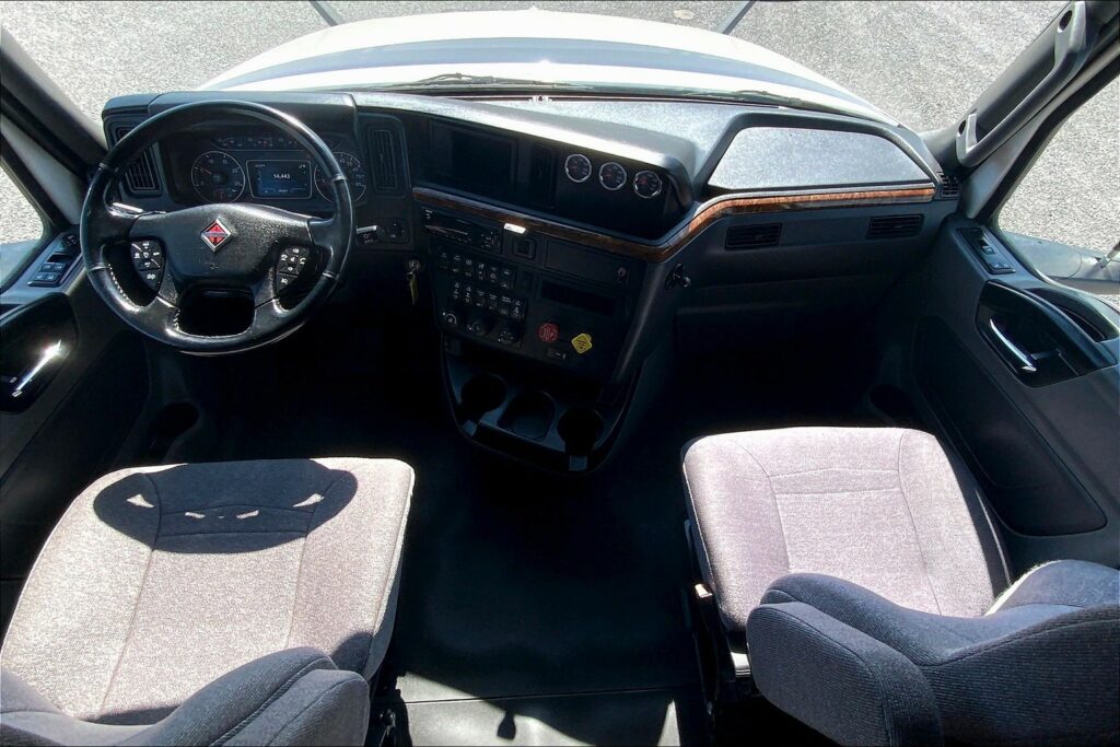 2020 INT LT625 6×4 Sleeper