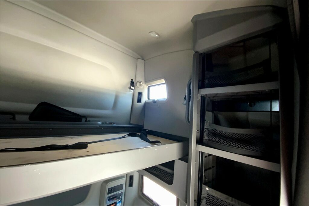 2020 INT LT625 6×4 Sleeper