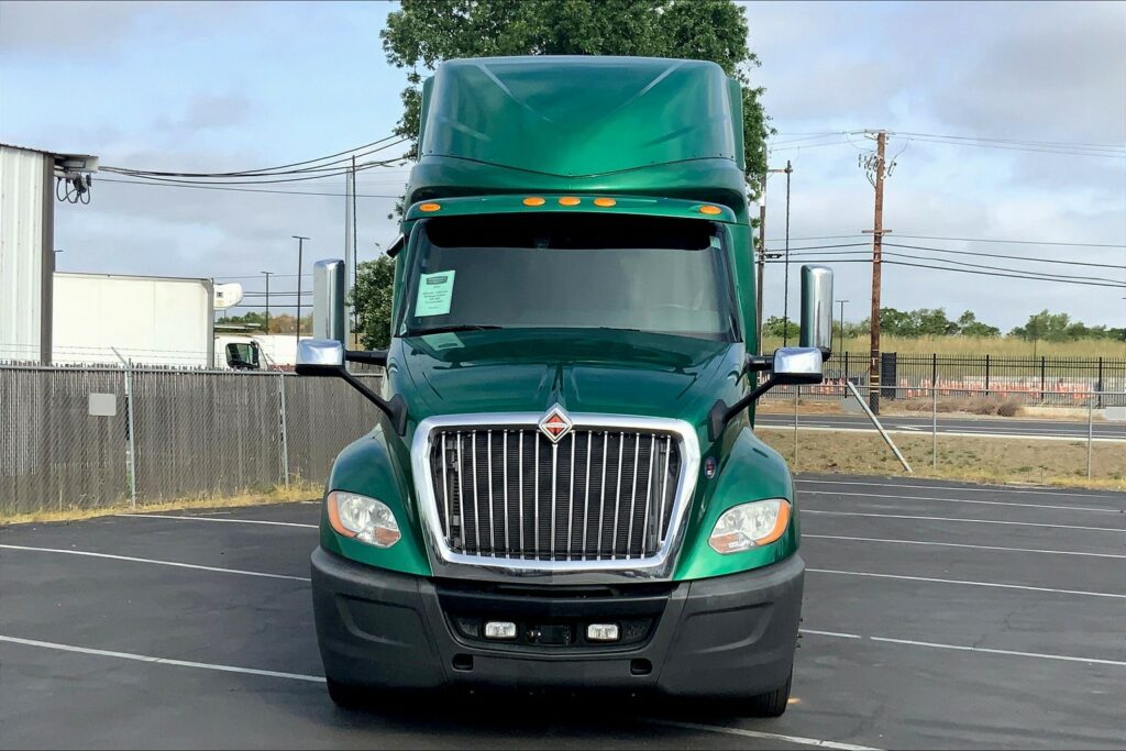 2020 INT LT625 6×4 Sleeper