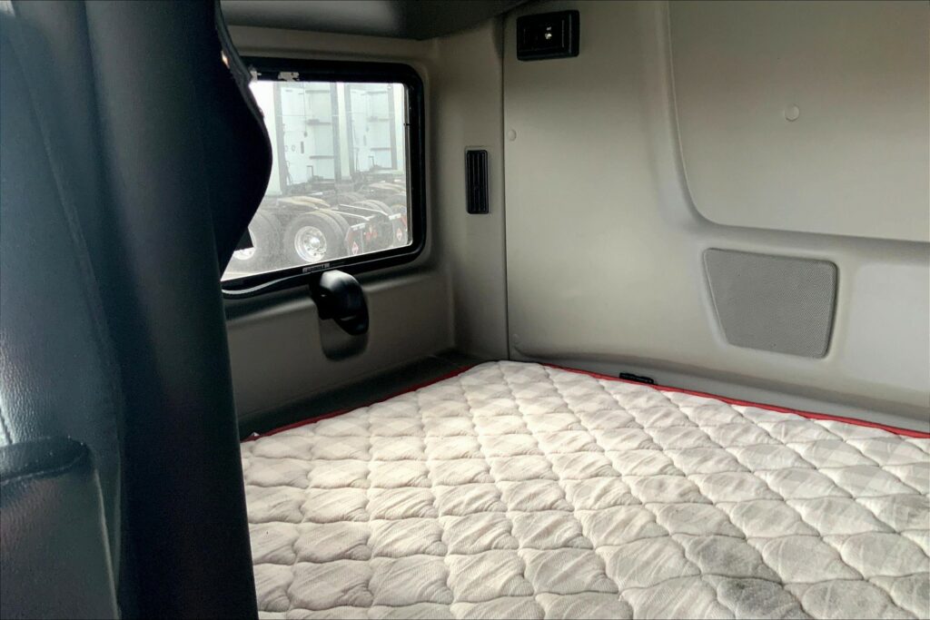 2020 INT LT625 6×4 Sleeper