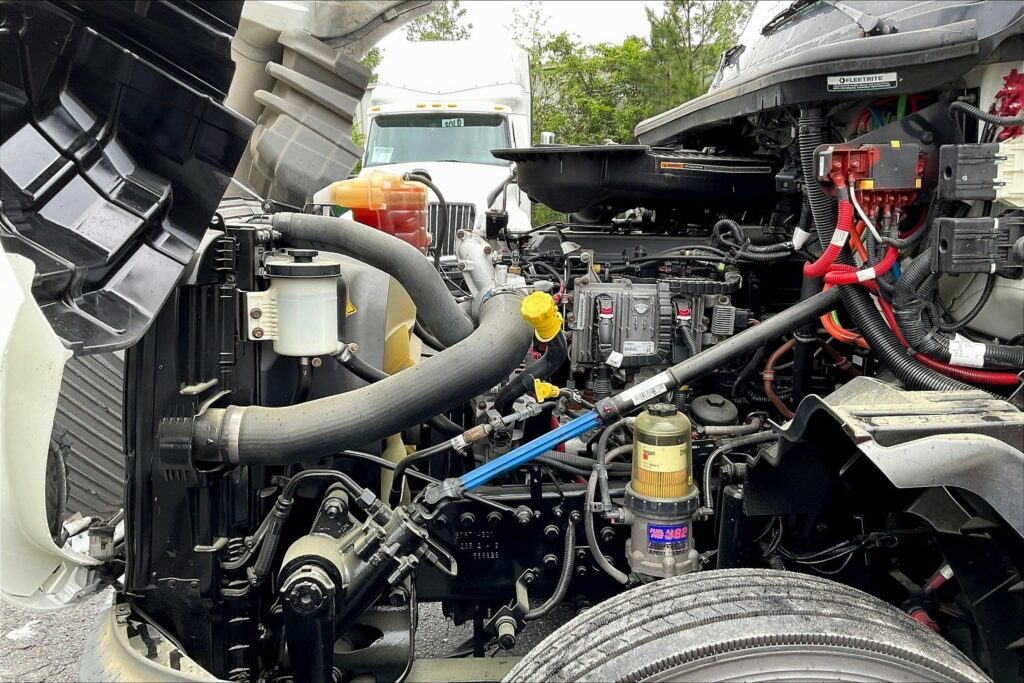 2022 INT LT625 6×4 Sleeper